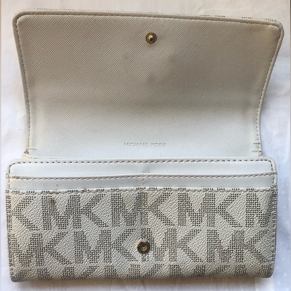 Michael Kors Fulton Continental Flap Wallet Signature MK Vanilla - Picture 4 of 7